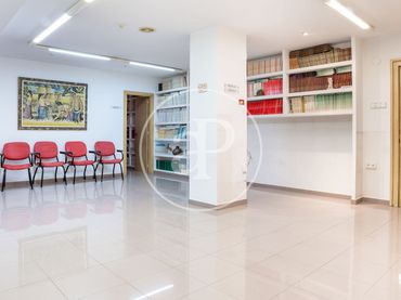 Wohnung mit Aufzug zum Verkauf in Rbla. de Méndez Núñez