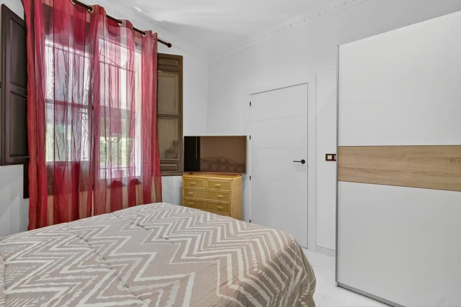 Dormitori de Casa o xalet en venda en Elche / Elx amb Aire condicionat, Calefacció i Jardí privat