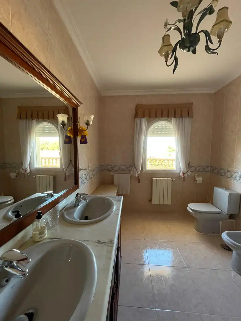 Bathroom of Houses for sale in L'Alfàs del Pi  with Air Conditioner, Heating and Private garden