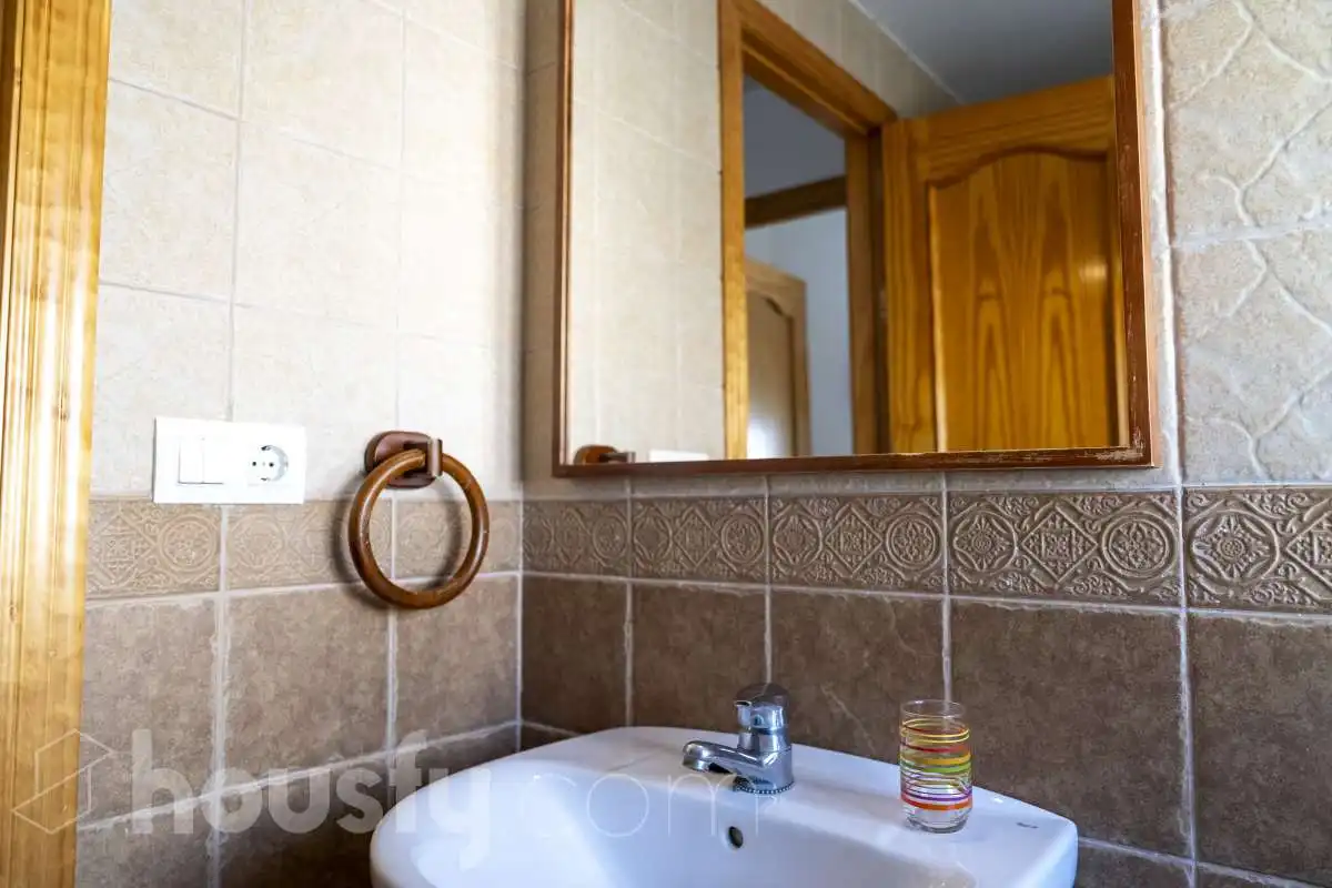 Bathroom of Flat for sale in Rota  with Air Conditioner, Heating and Storage room
