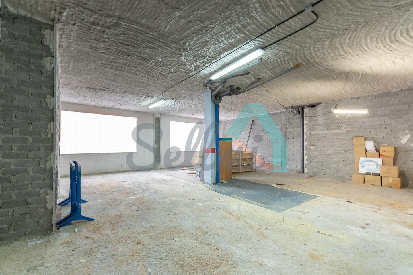 Premises for sale in Oviedo 