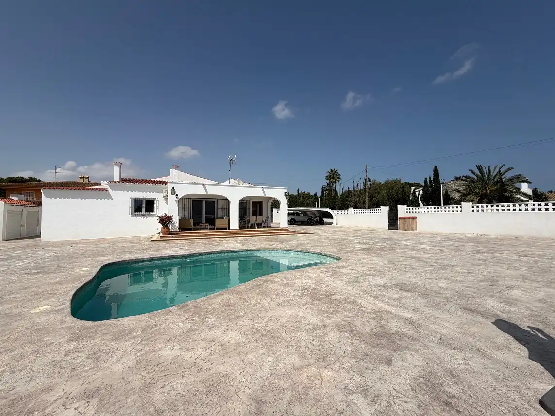 Piscina de Casa o xalet en venda en Santa Pola amb Aire condicionat, Jardí privat i Piscina