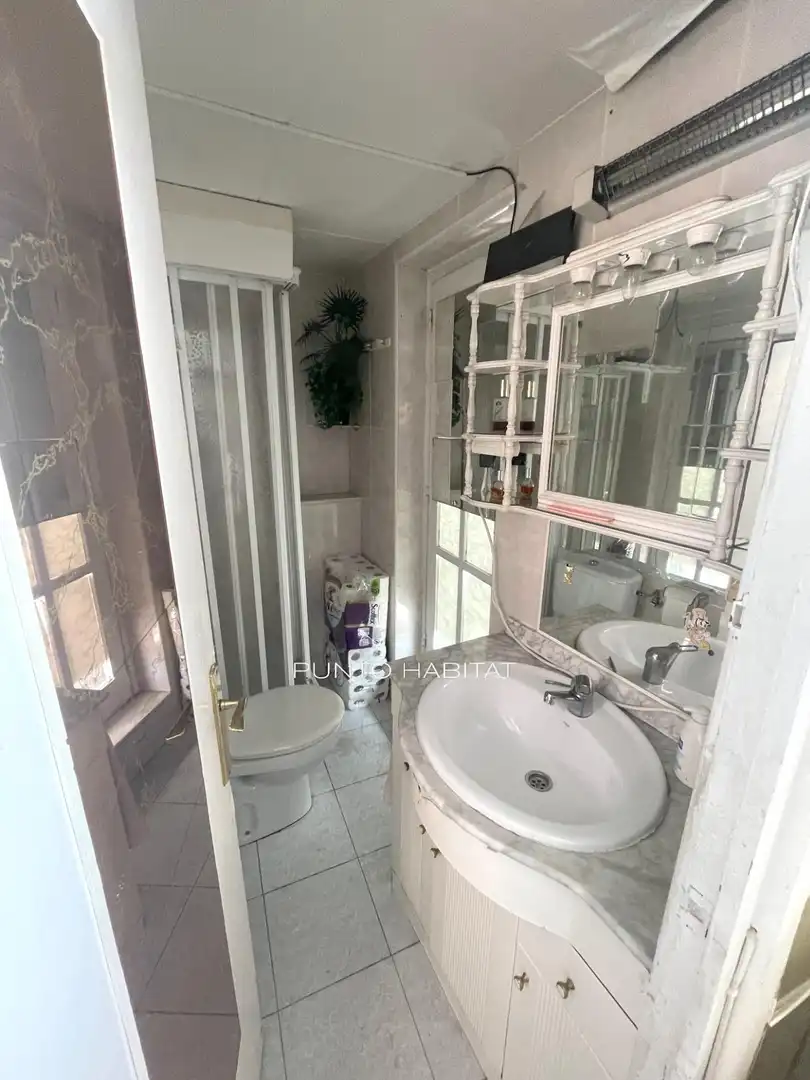 Badezimmer von Dachboden zum Verkauf in Barcelona mit Terrasse