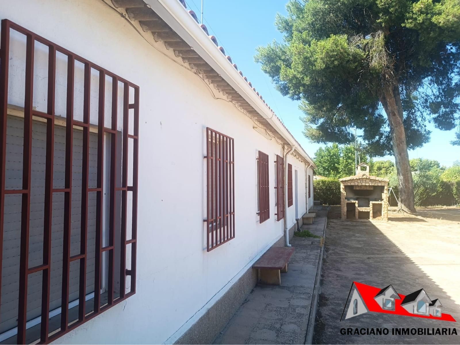 Vista exterior de Finca rústica en venda en  Albacete Capital amb Calefacció, Terrassa i Traster