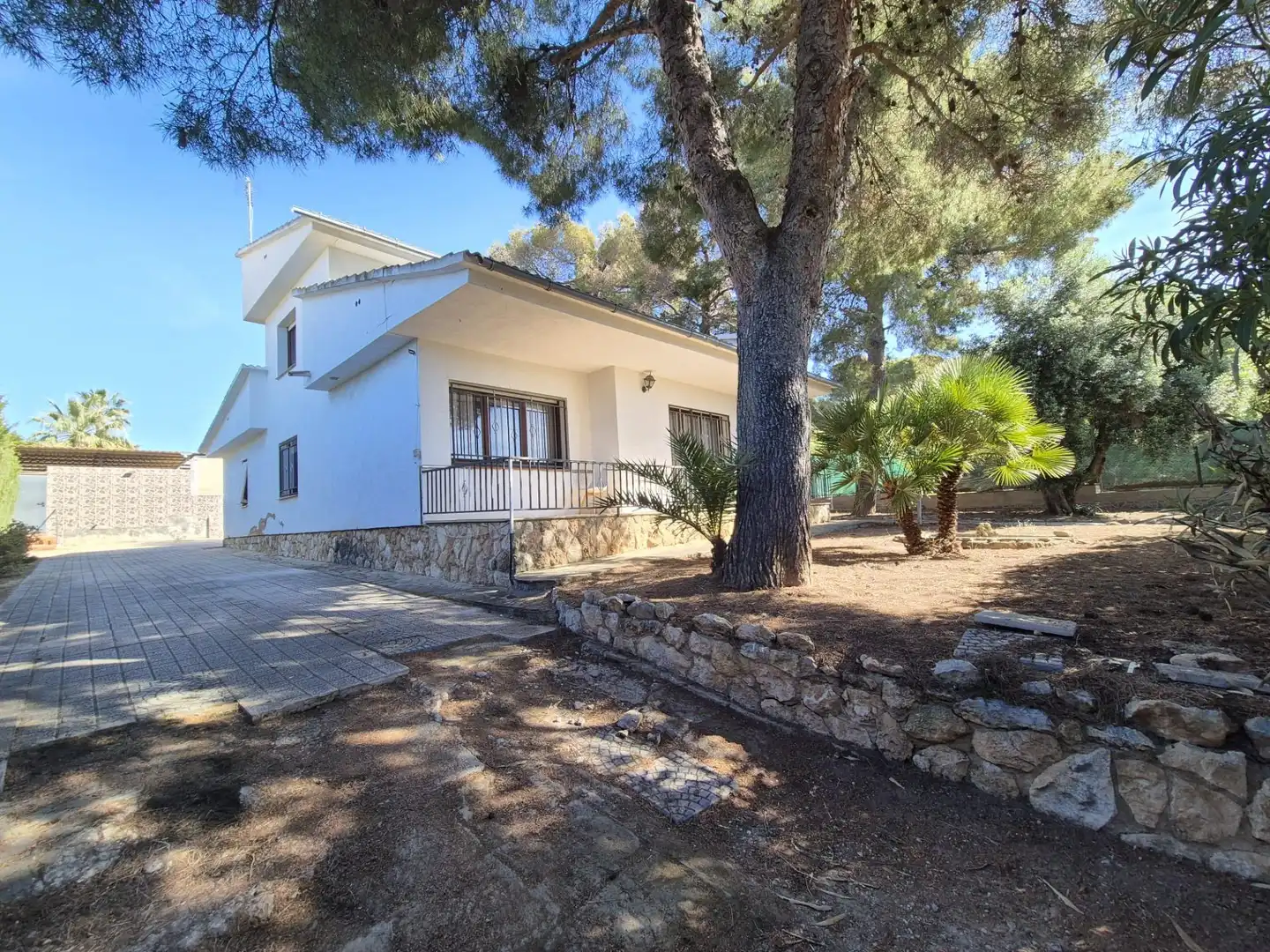 Vista exterior de Casa o xalet en venda en El Vendrell amb Jardí privat i Terrassa