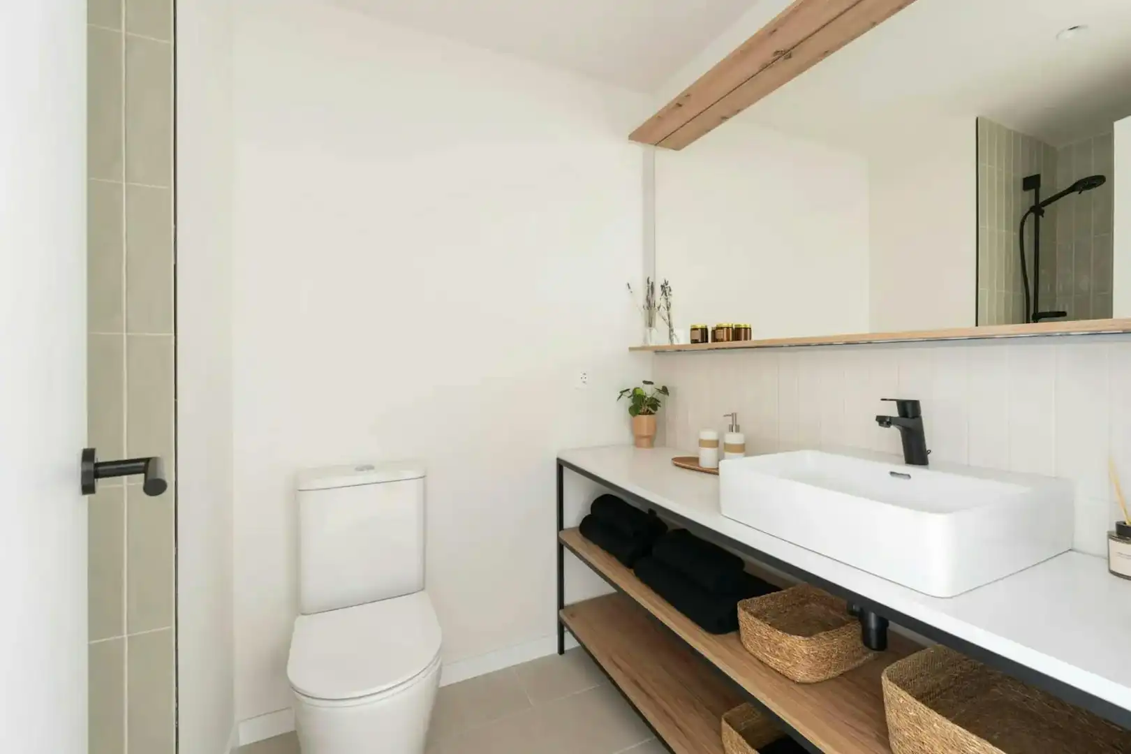 Badezimmer von Gebäude zur Miete in Alcobendas