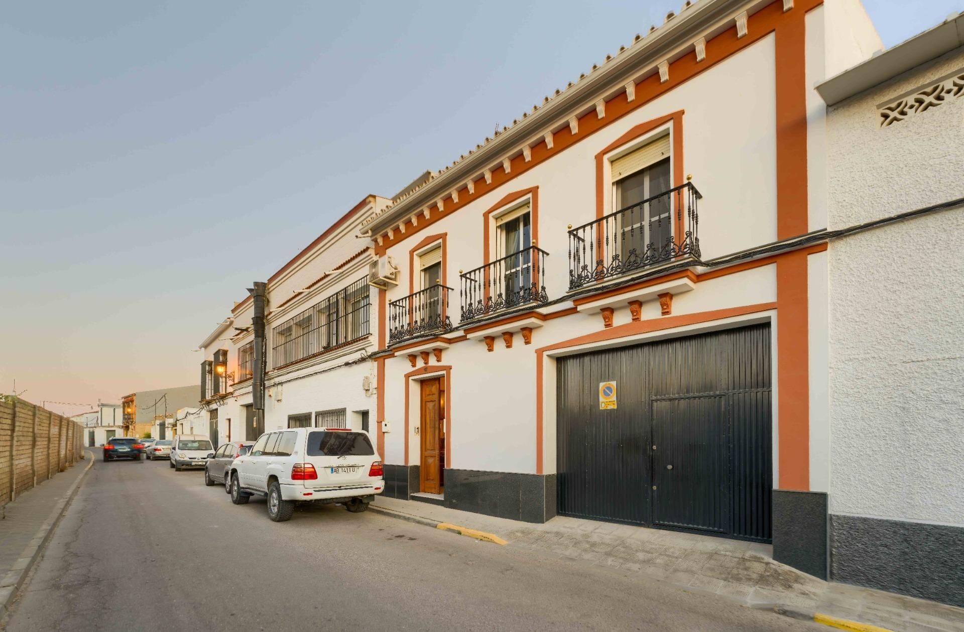 Exterior view of House or chalet for sale in Benacazón