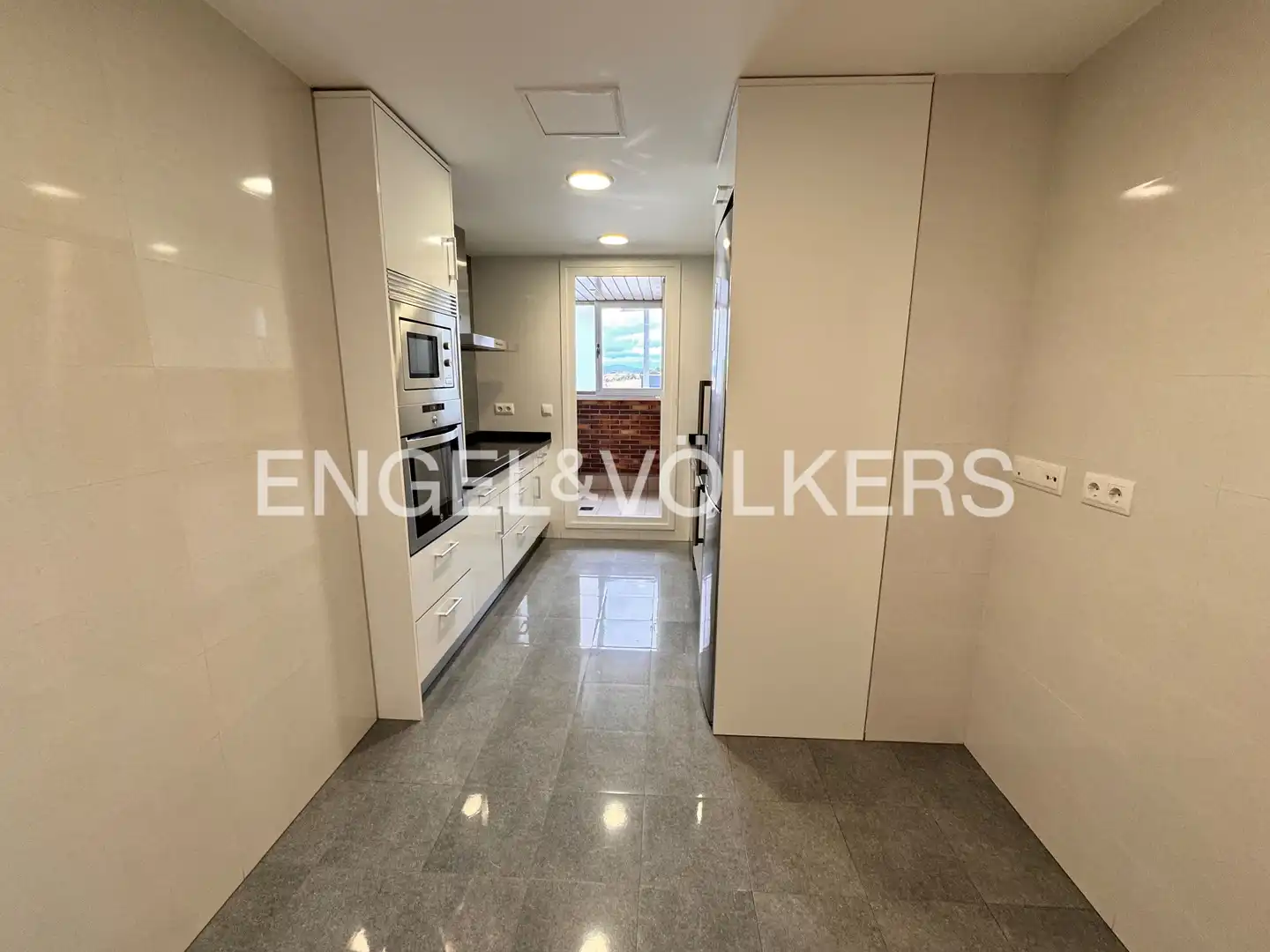 Kitchen of Flat for rent in Majadahonda  with Air Conditioner, Heating and Private garden