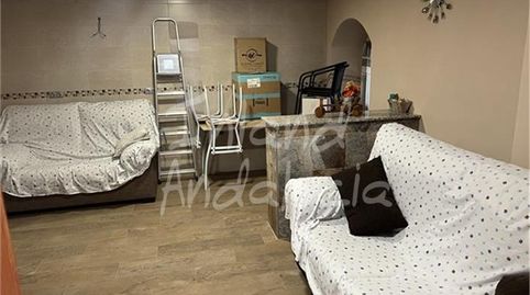 Foto 2 de Casa adosada en venta en Castillo de Locubín, Jaén
