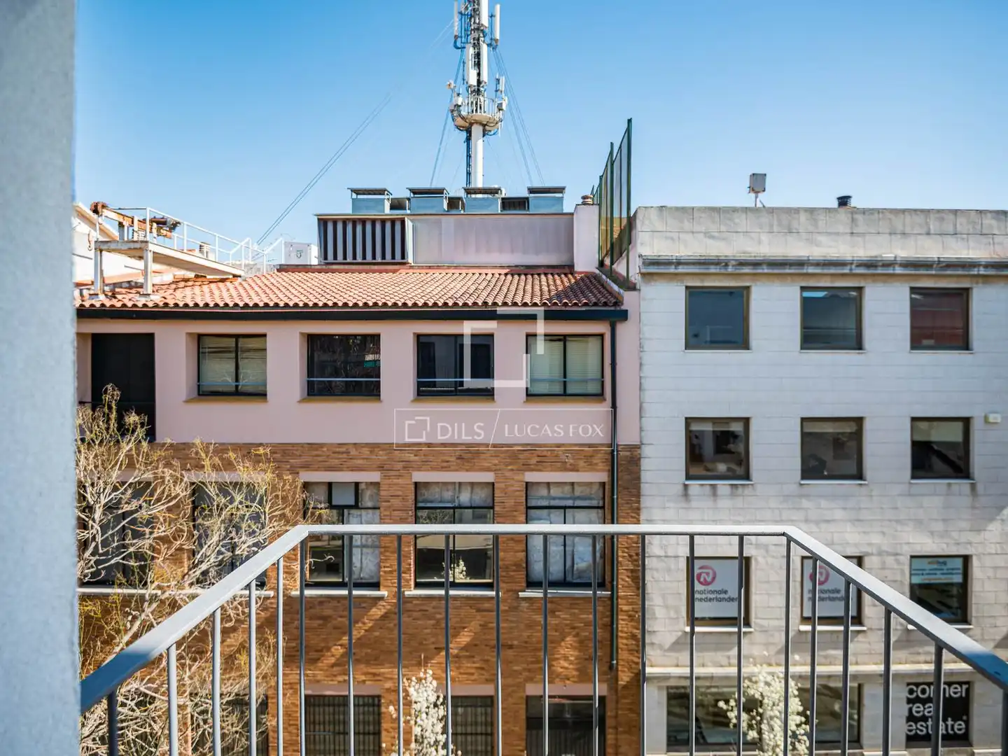 Außenansicht von Wohnung zum Verkauf in Sant Cugat del Vallès mit Klimaanlage, Heizung und Terrasse