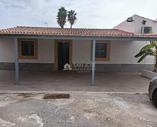 Vista exterior de Casa o xalet en venda en Elche / Elx amb Aire condicionat, Calefacció i Jardí privat