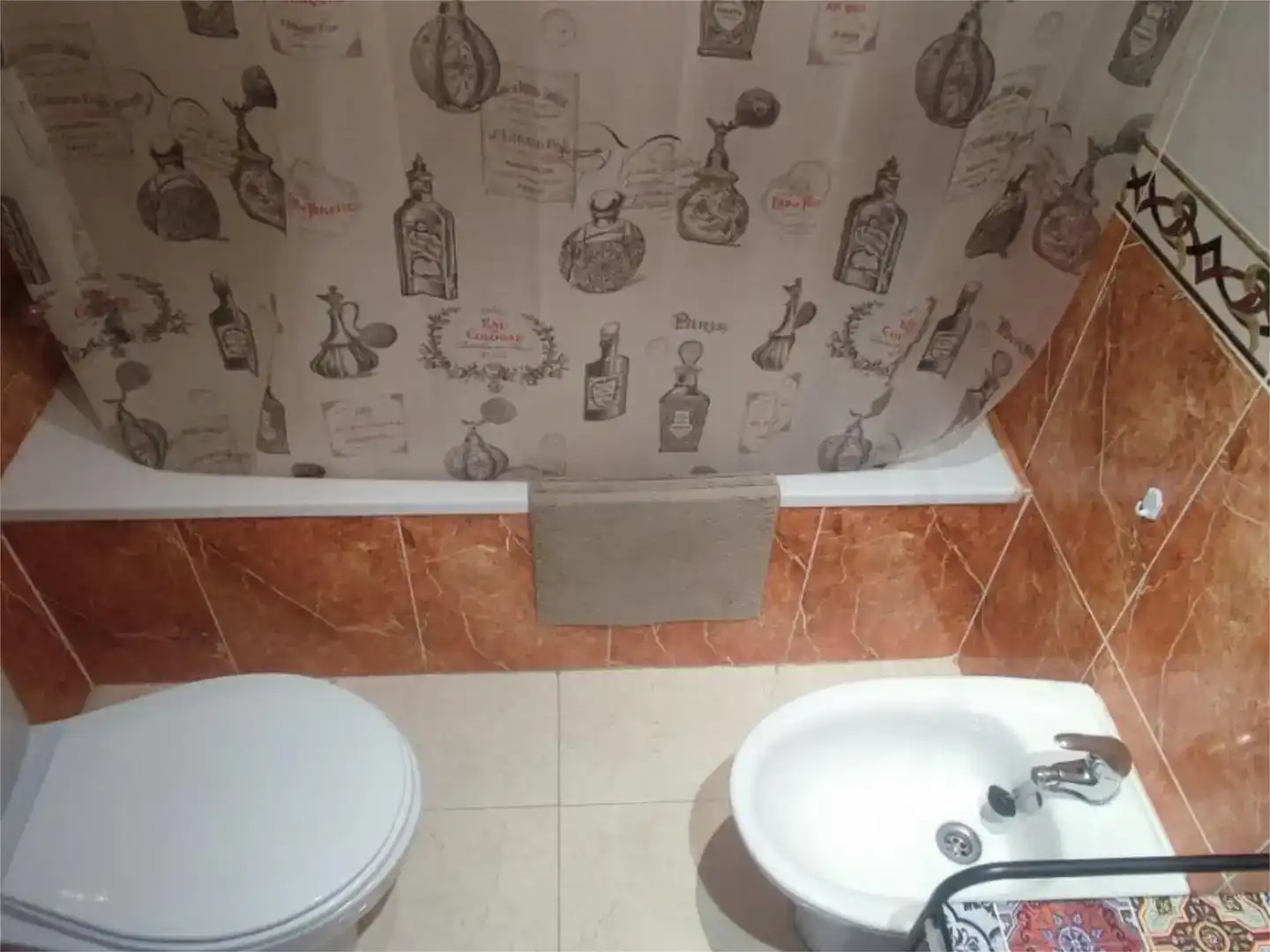 Baño de Piso en venta en Oropesa del Mar / Orpesa con Aire acondicionado, Jardín privado y Piscina