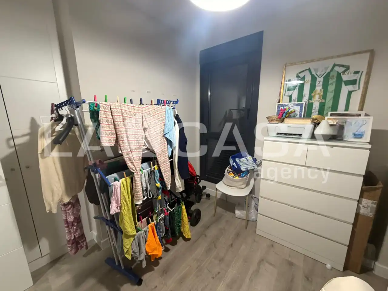 Flat for sale in Dos Hermanas  with Air Conditioner, Terrace and Swimming Pool