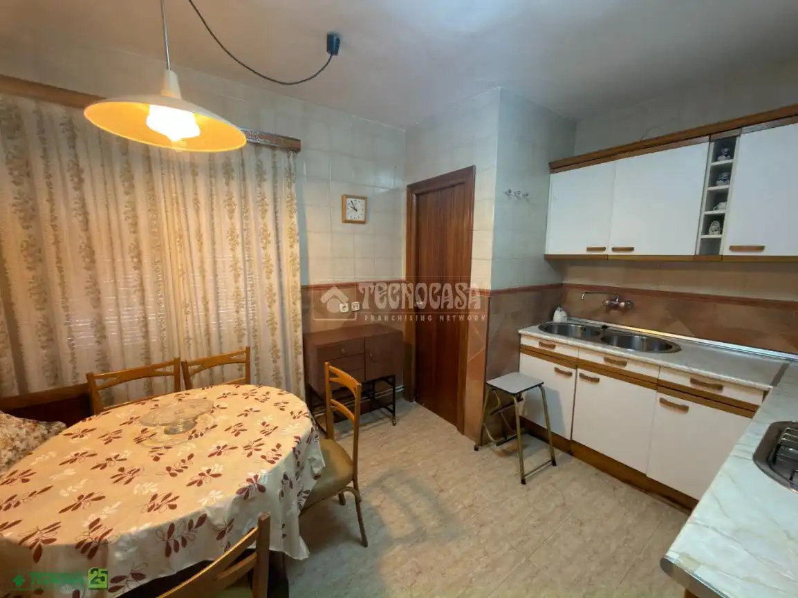 Cocina de Casa adosada en venta en Huerta de Valdecarábanos con Calefacción y Terraza