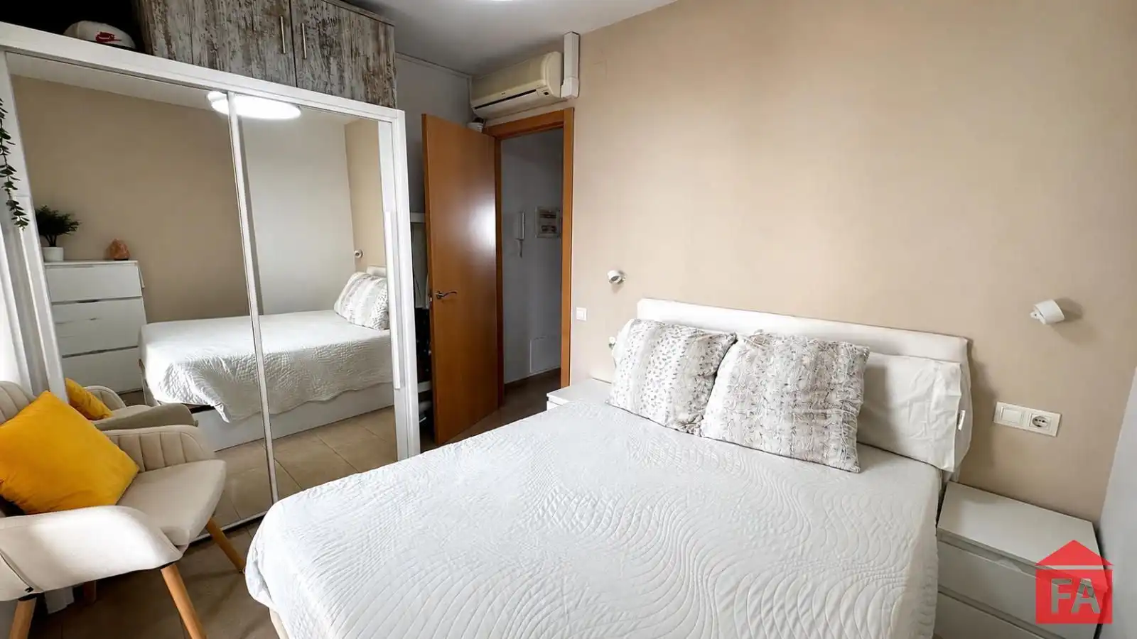 Bedroom of Attic for sale in El Vendrell  with Air Conditioner, Terrace and Storage room