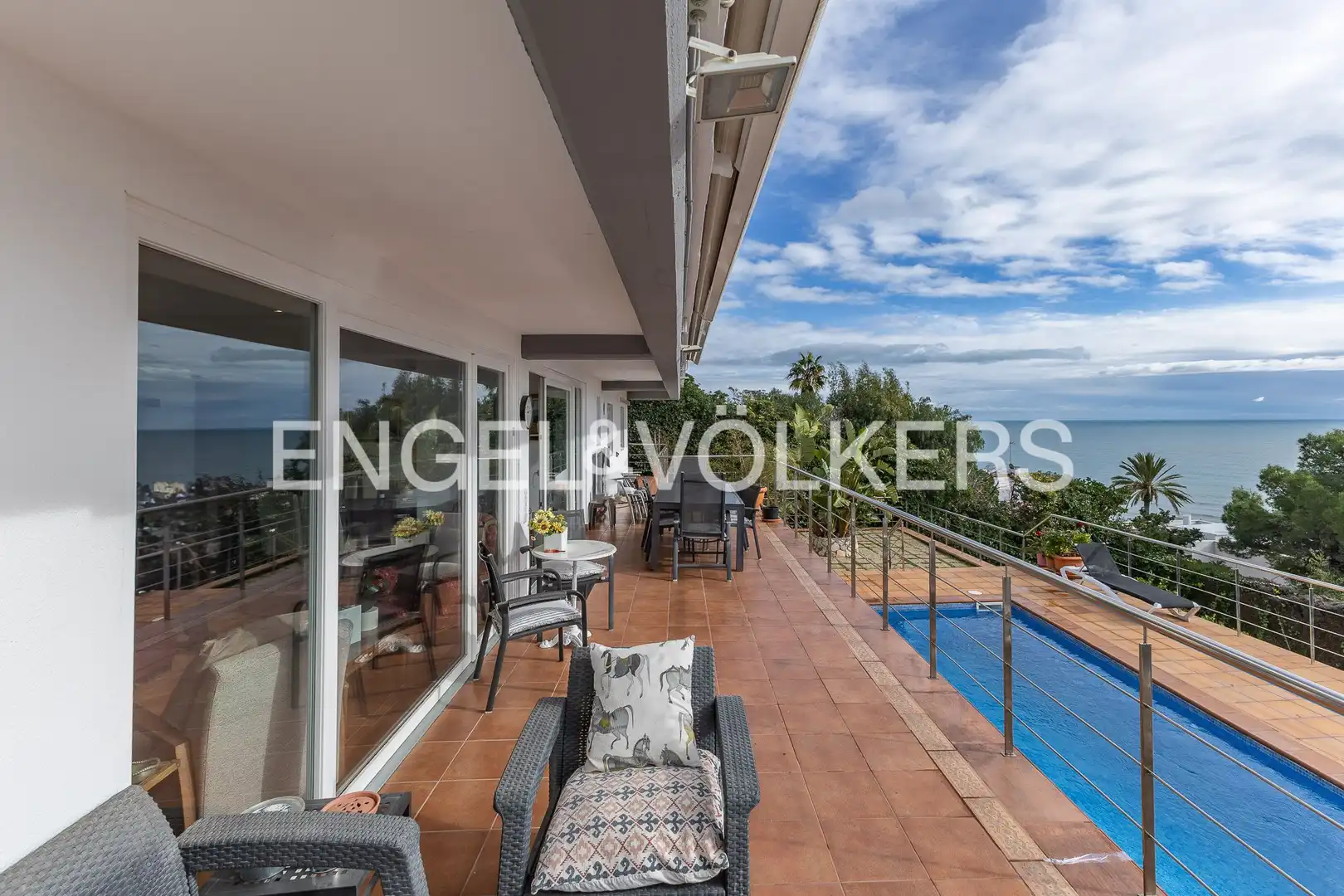 Terrassa de Casa o xalet en venda en Sitges amb Aire condicionat, Calefacció i Jardí privat