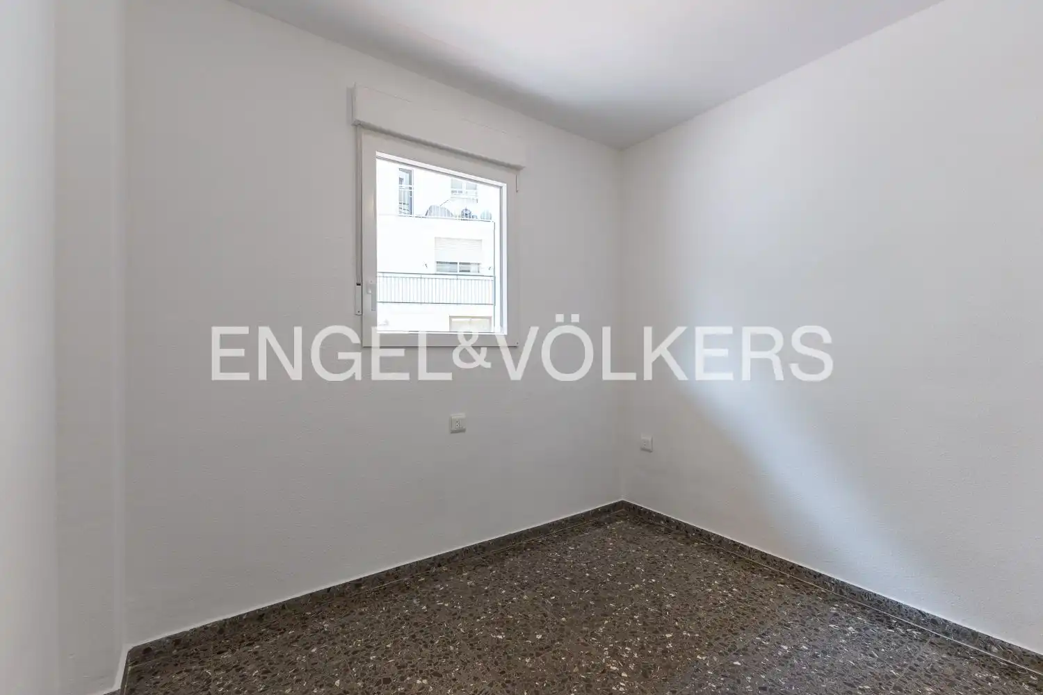 Piso de alquiler en Valencia con Calefacción y Balcón