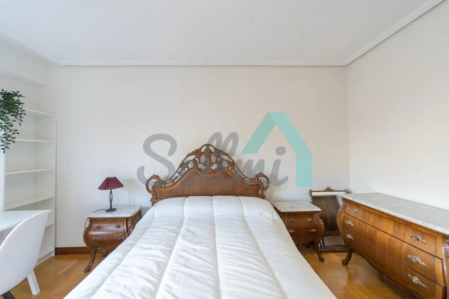 Schlafzimmer von Wohnung zur untervermieten in Oviedo  mit Heizung, Parkett und Terrasse