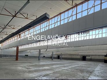 Industriegebäude zur Miete in Sentmenat