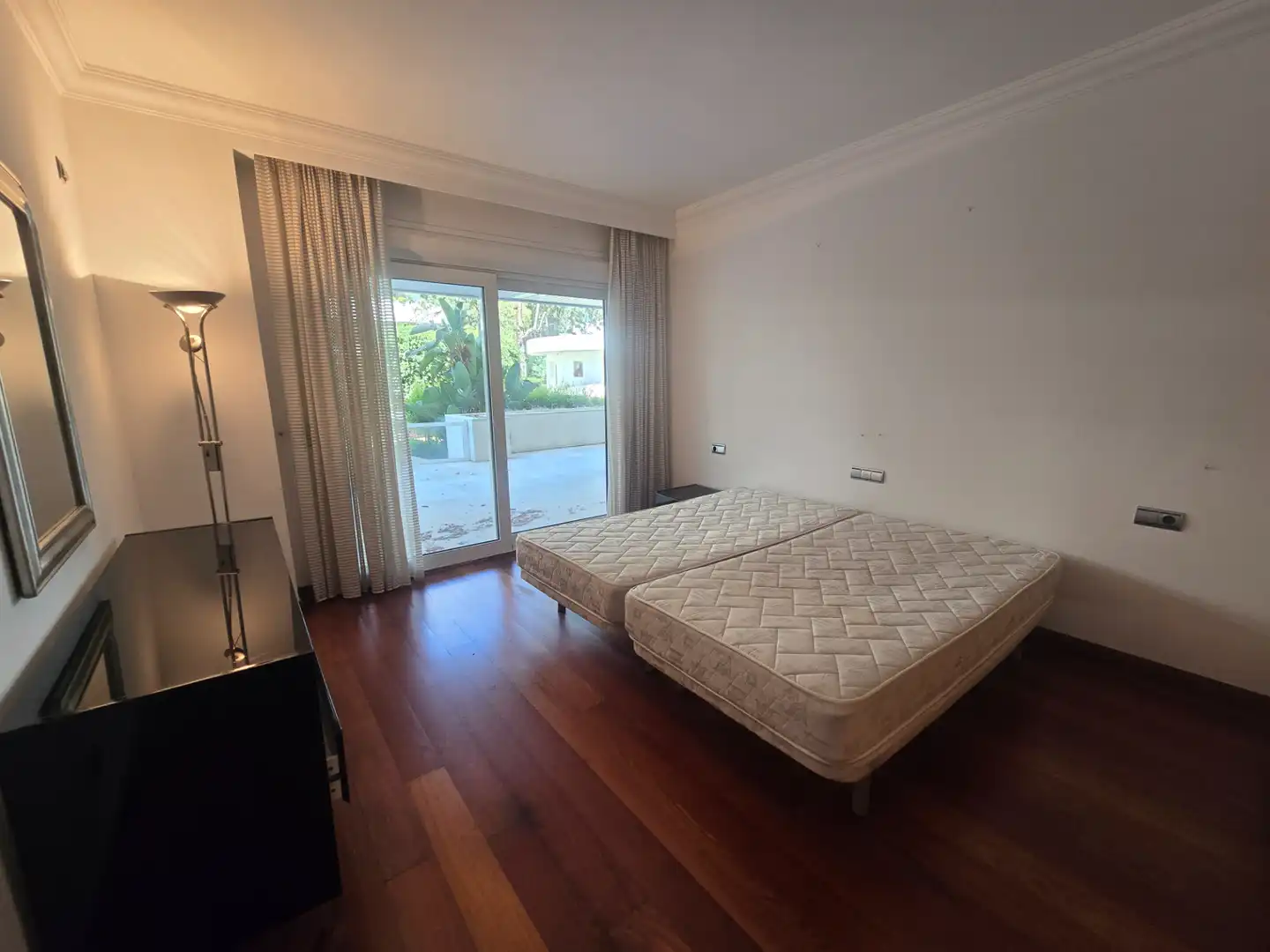 Dormitori de Apartament en venda en Marbella amb Aire condicionat, Calefacció i Jardí privat