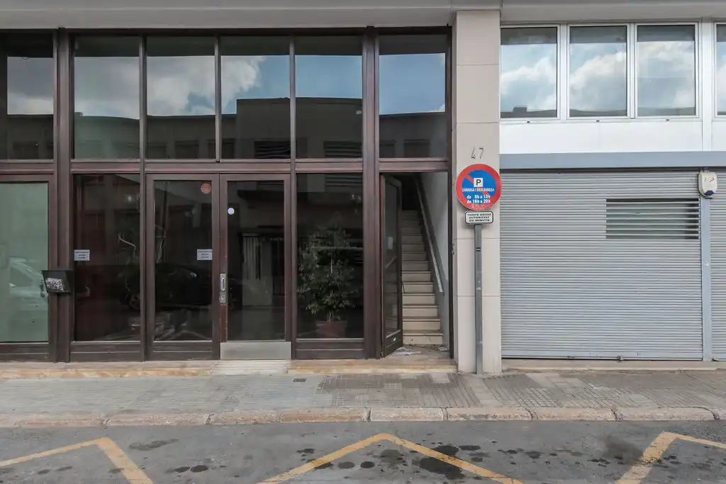 Vista exterior de Oficina en venda en Reus