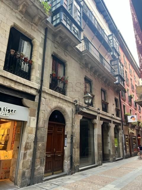 Vista exterior de Pis en venda en Bilbao  amb Aire condicionat, Calefacció i Balcó