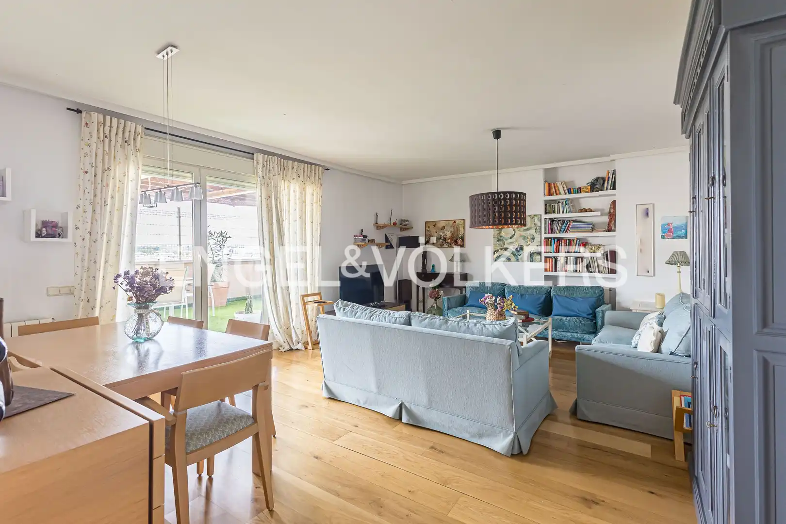 Sala d'estar de Àtic en venda en Madrid amb Aire condicionat, Calefacció i Terrassa