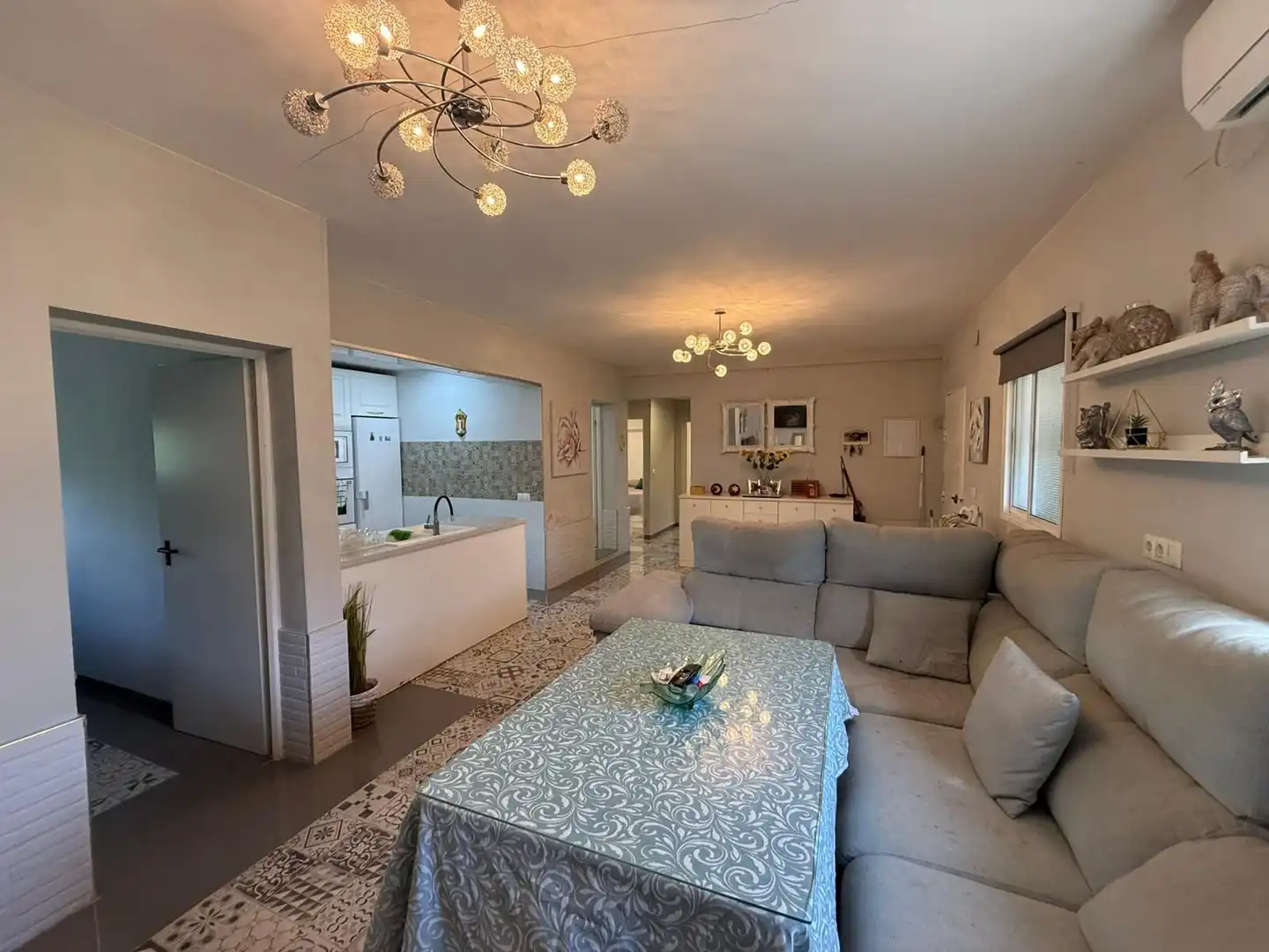 Living room of Houses for sale in Utrera  with Private garden, Terrace and Swimming Pool