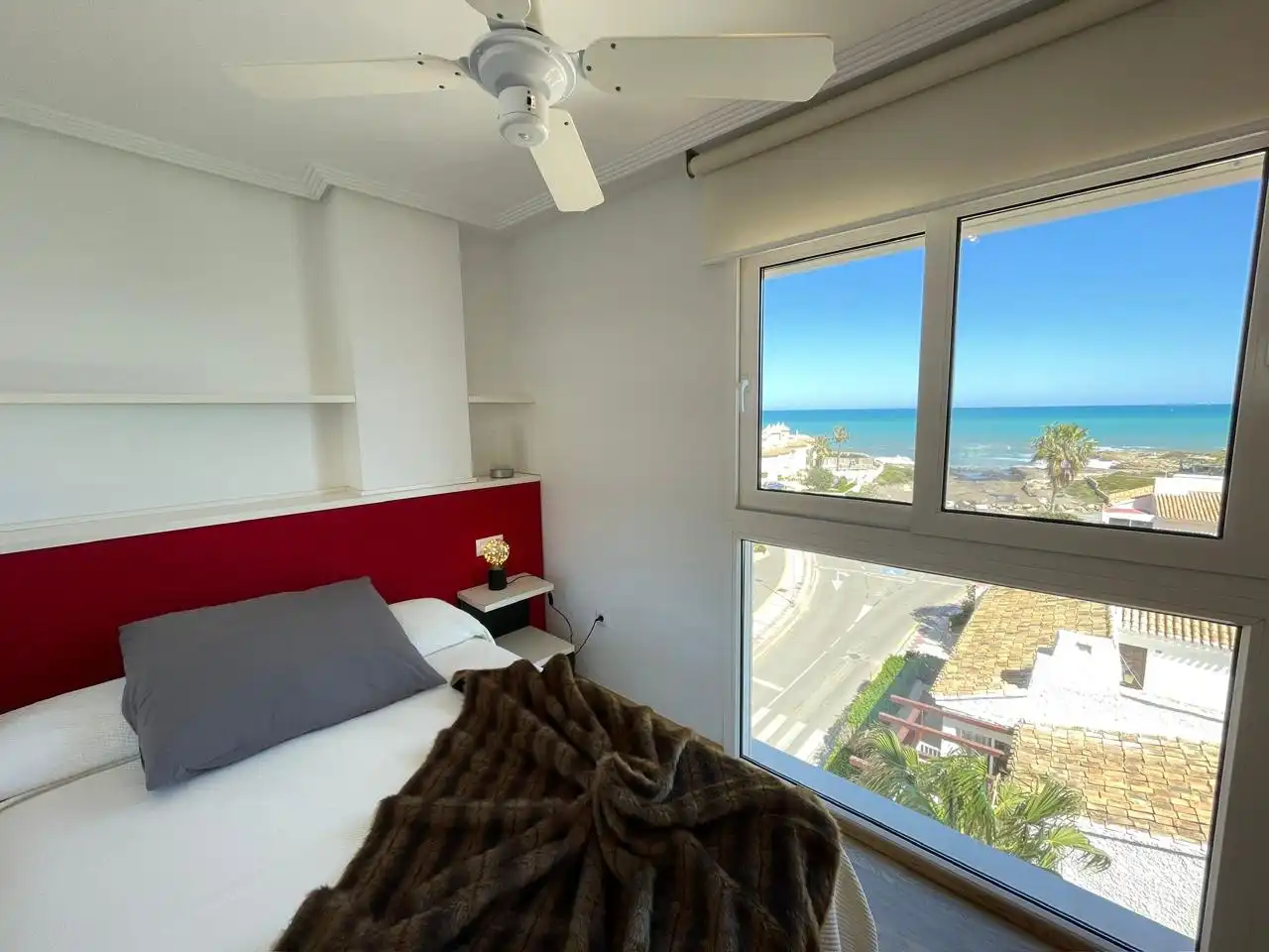 Schlafzimmer von Wohnungen zum Verkauf in La Manga del Mar Menor mit Heizung, Parkett und Terrasse