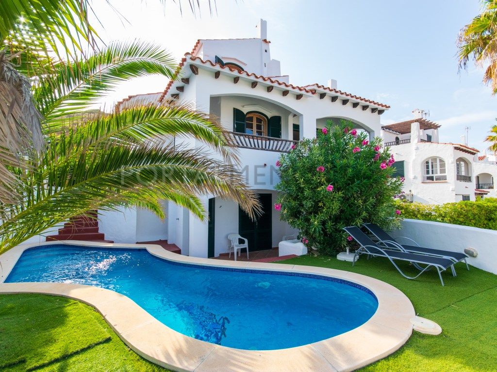 Vista exterior de Casa o xalet en venda en Es Mercadal amb Terrassa i Piscina