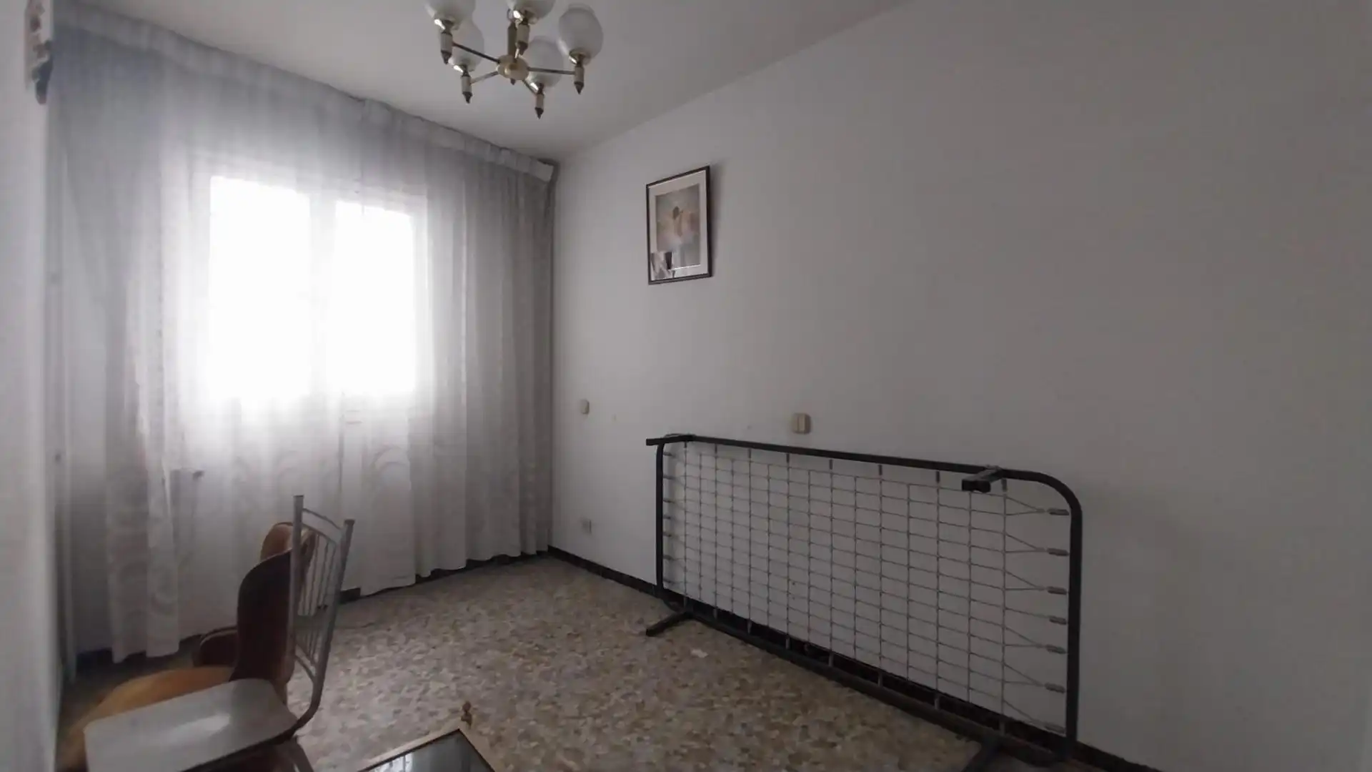 Habitación de Piso en venta en Valladolid con Calefacción y Balcón
