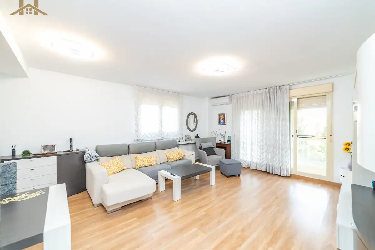 Sala de estar de Piso en venta en Torrejón de Ardoz con Aire acondicionado, Calefacción y Trastero