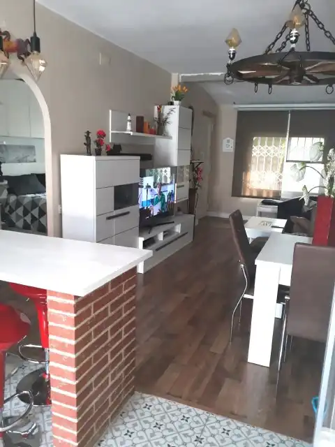 Sala de estar de Casa adosada en venta en Esparreguera con Aire acondicionado, Calefacción y Parquet