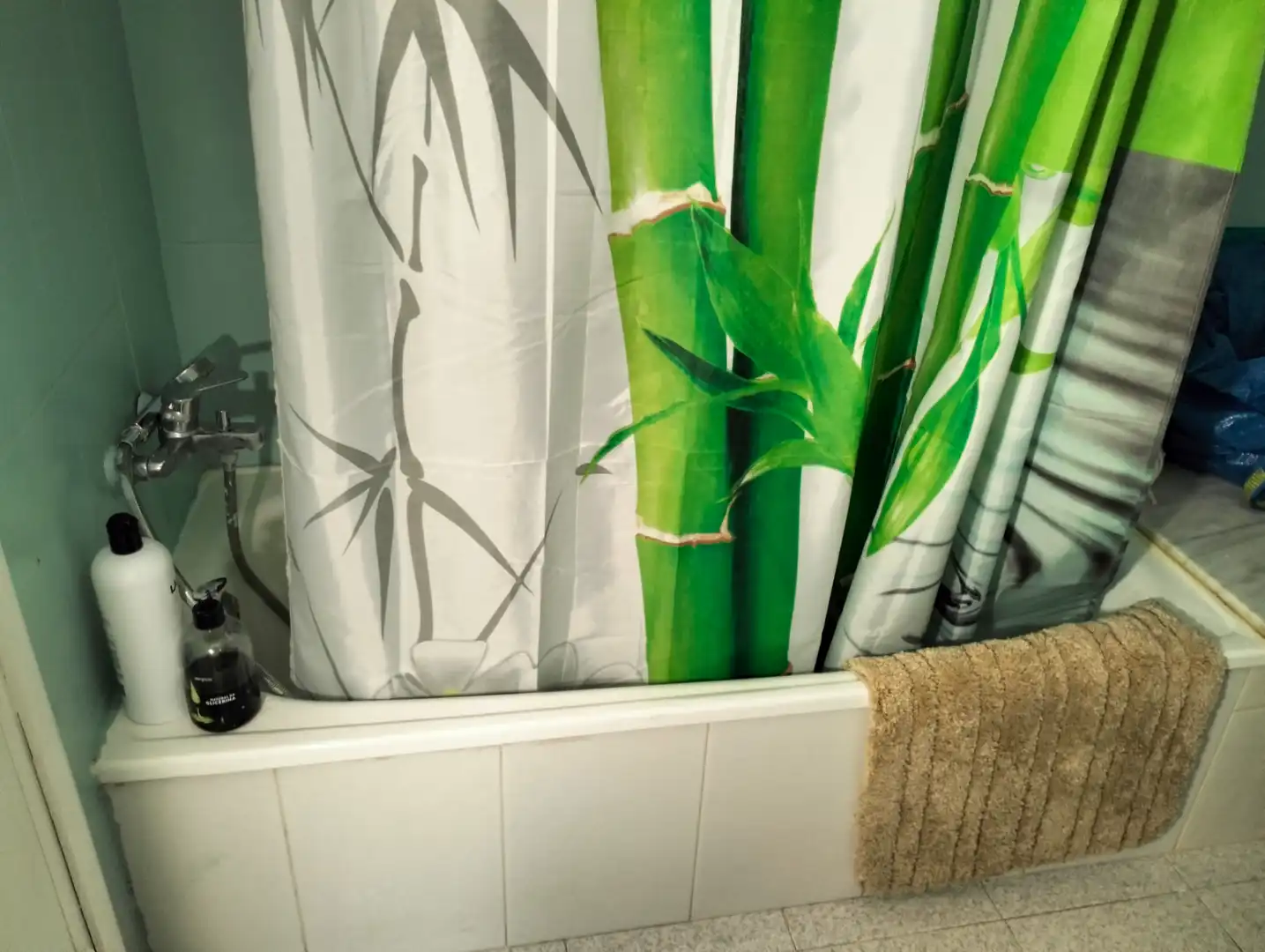Baño de Ático en venta en Banyoles con Aire acondicionado, Parquet y Terraza