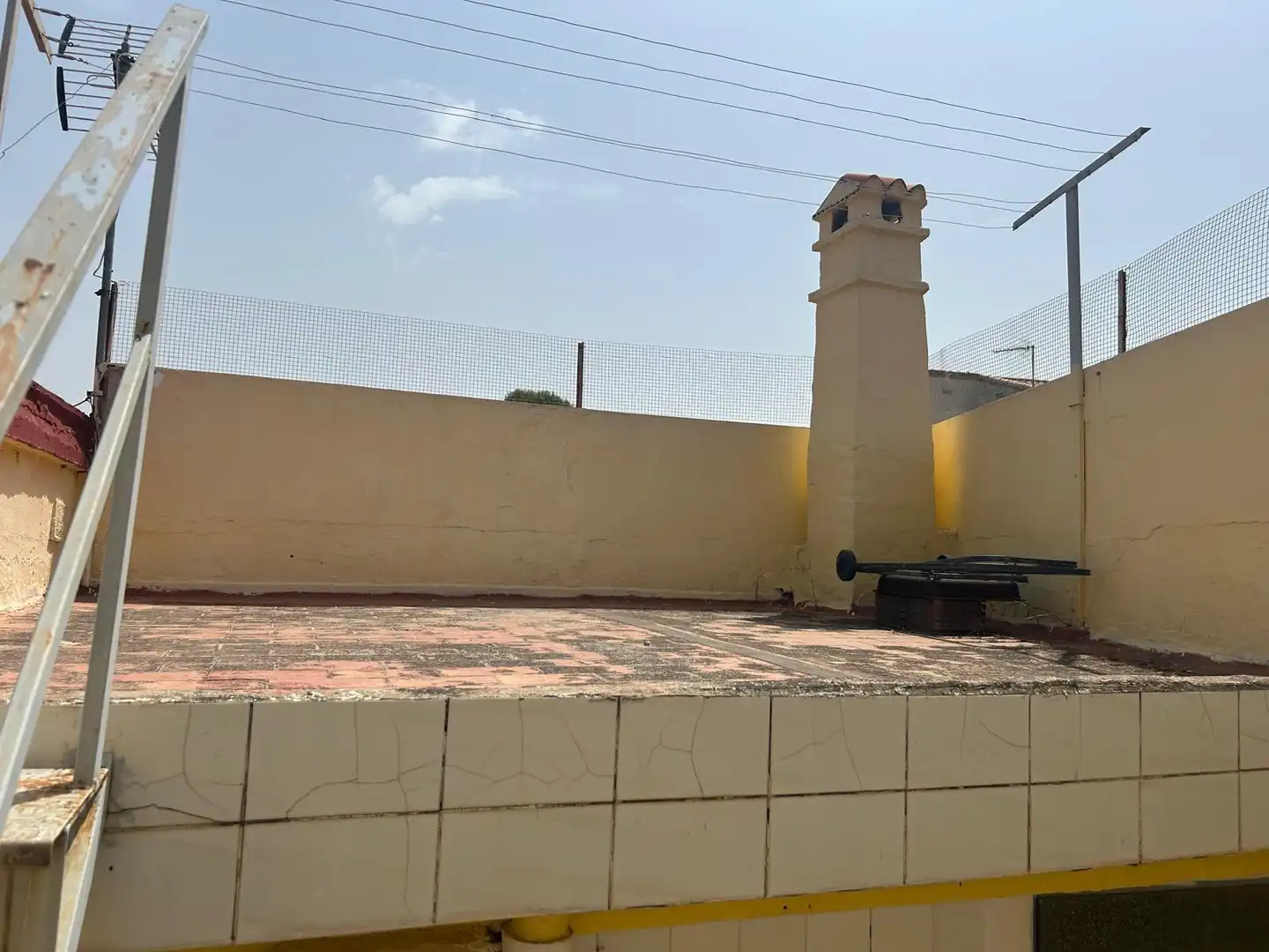 Vista exterior de Casa o xalet de lloguer en Alborache amb Aire condicionat, Jardí privat i Terrassa