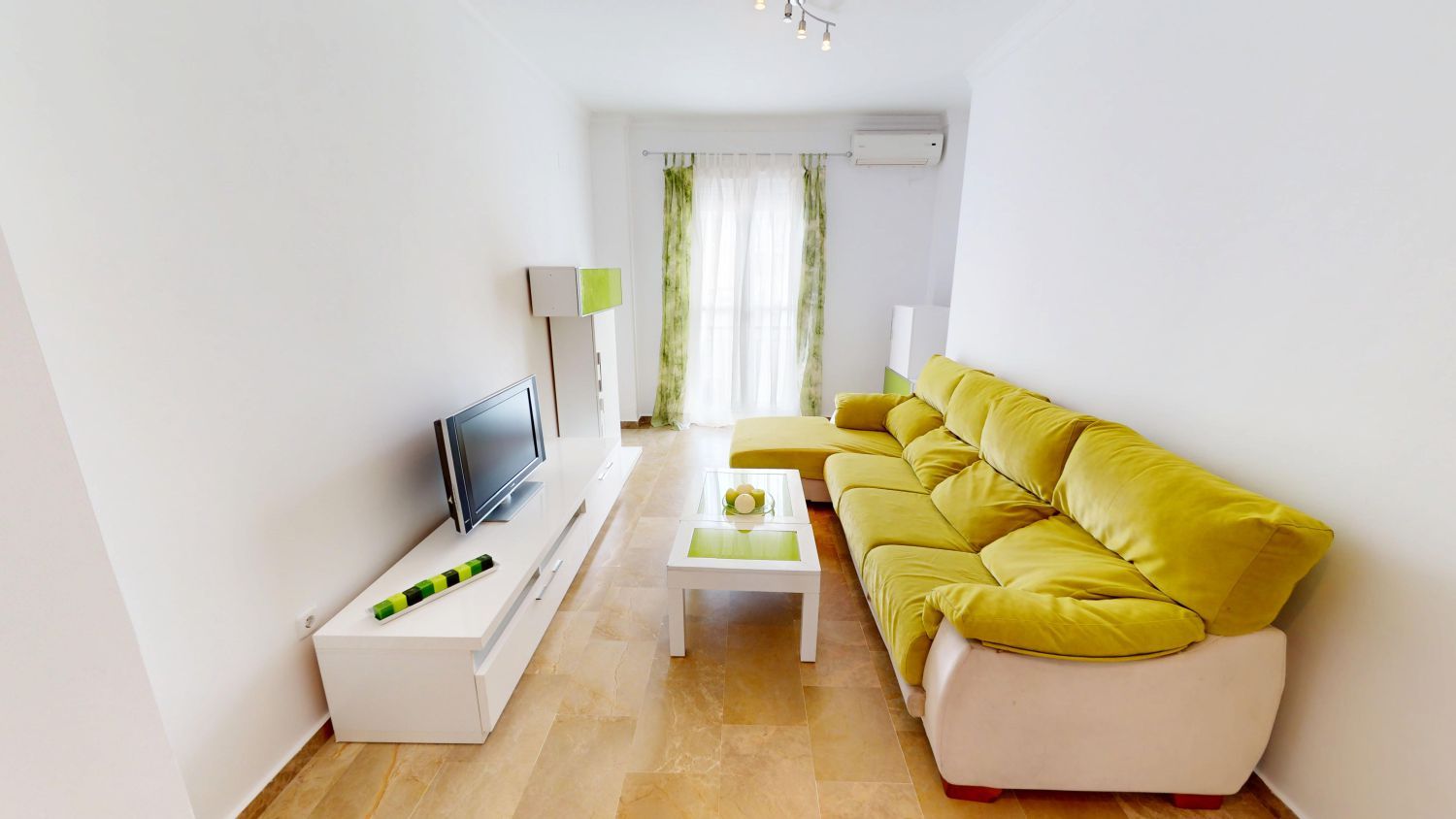 Living room of Flat for sale in Mairena del Alcor  with Balcony