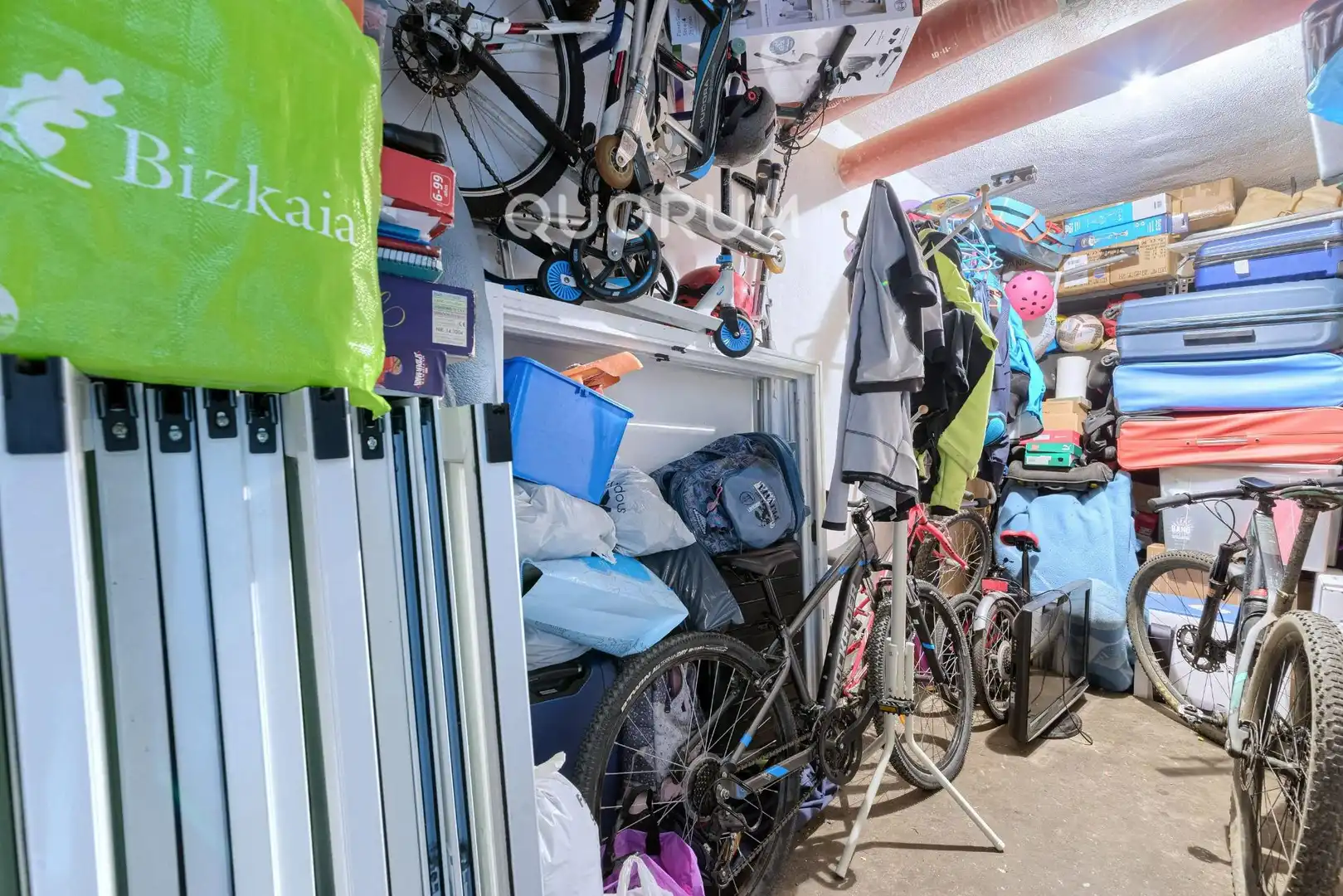 Parking de Piso en venta en Barakaldo  con Calefacción, Jardín privado y Trastero