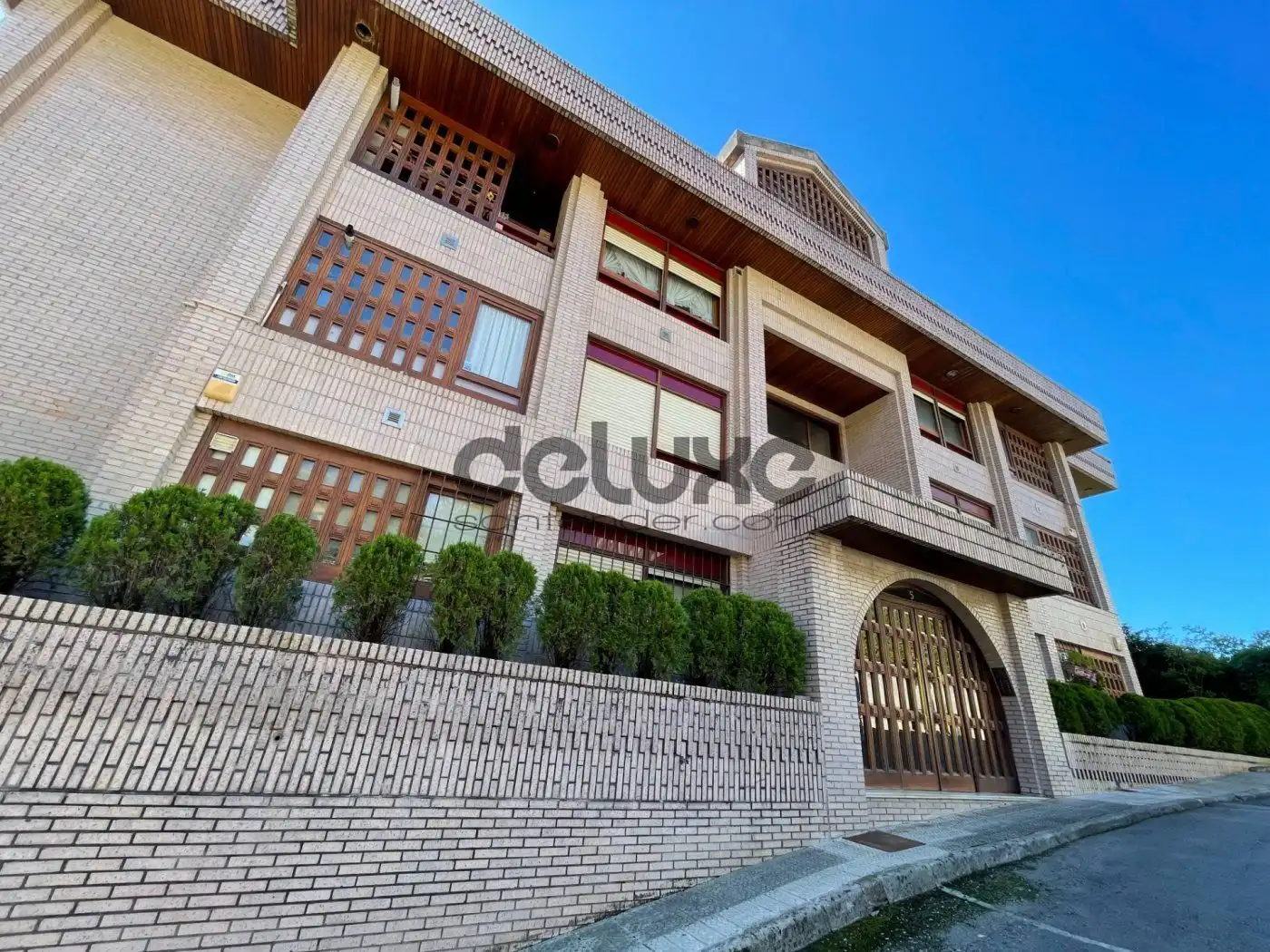 Vista exterior de Ático en venta en Santander con Calefacción y Terraza