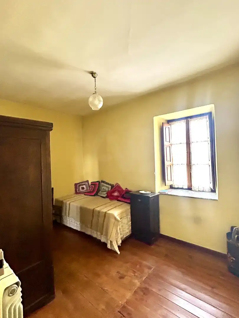 Habitación de Finca rústica en venta en Riello con Calefacción
