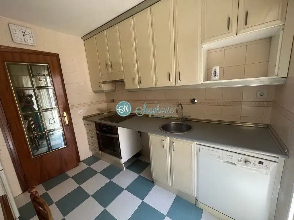 Kitchen of Flat for sale in Segovia  with Heating, Parquet flooring and Terrace