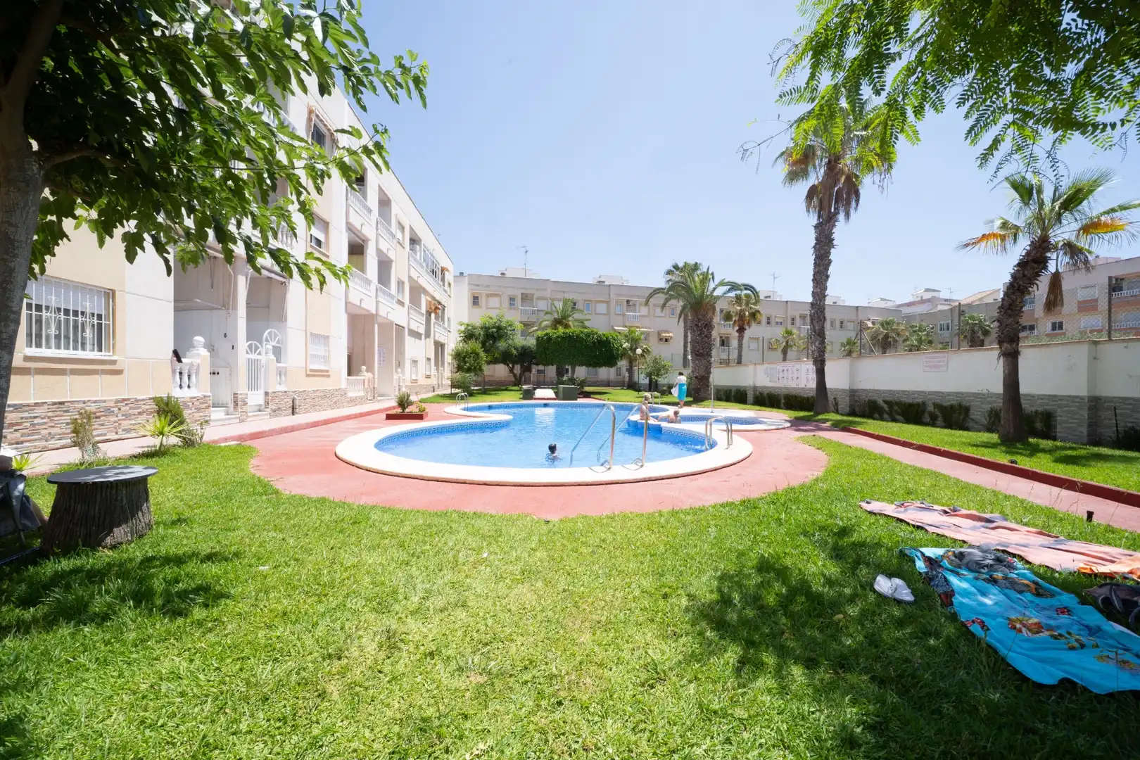Piscina de Apartamento de alquiler en Torrevieja con Aire acondicionado, Terraza y Piscina