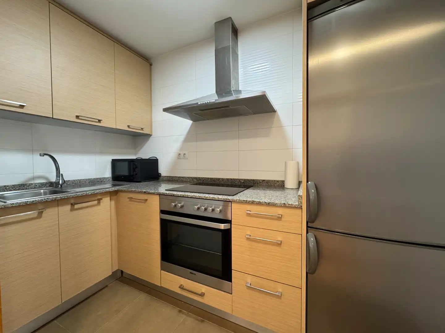 Cocina de Apartamento de alquiler en Santiago de Compostela  con Calefacción, Trastero y Amueblado