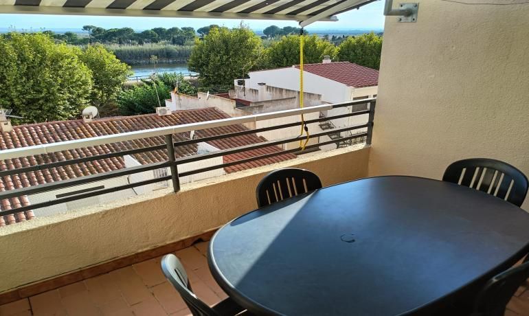 Terrace of Flat for sale in Empuriabrava  with Heating, Private garden and Furnished
