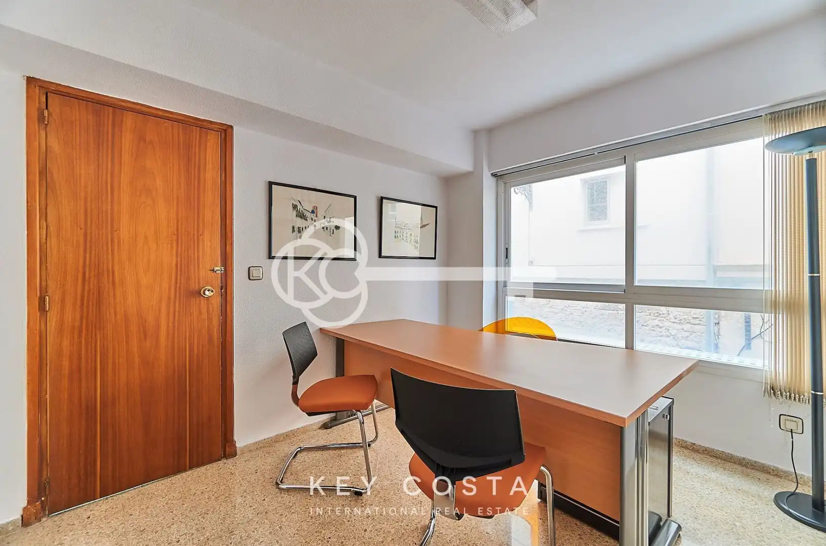 Office for sale in Barrio del Centro