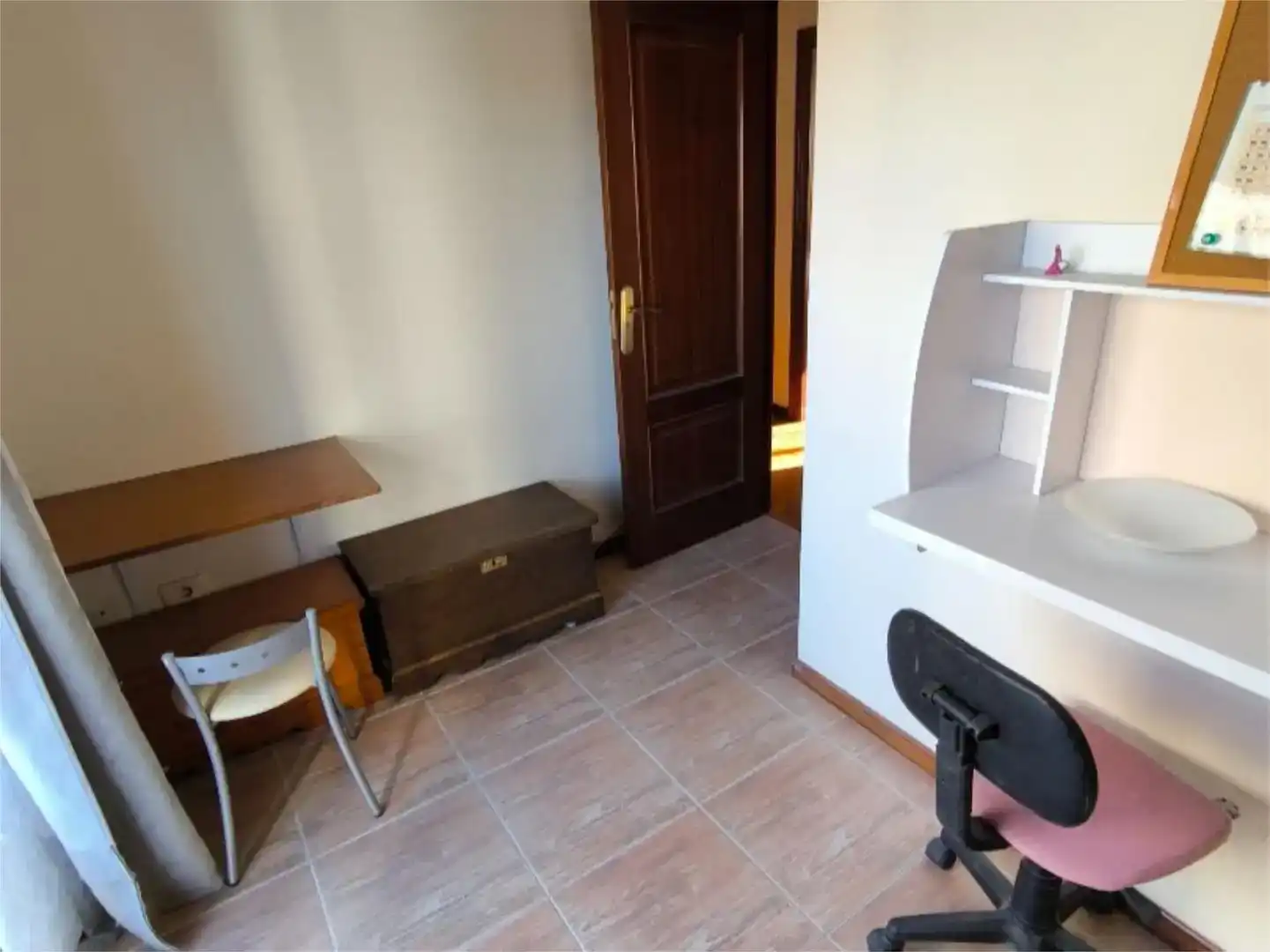 Habitación de Casa adosada en venta en Vigo  con Parquet, Trastero y Amueblado