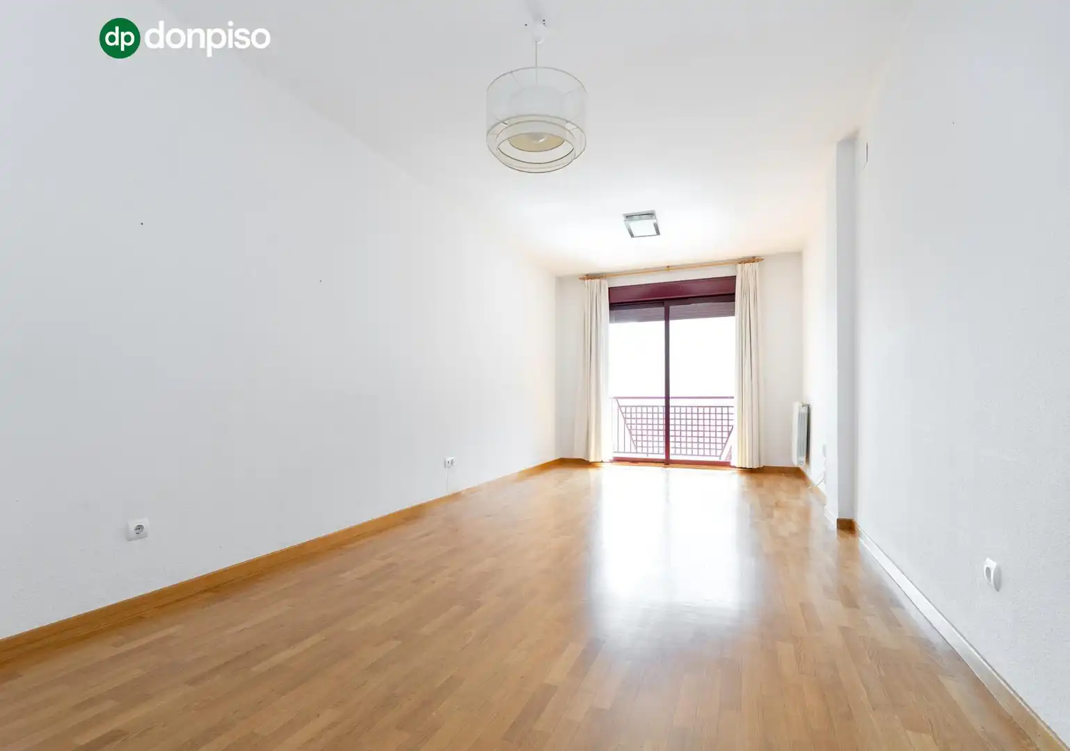 Sala d'estar de Pis en venda en Granada amb Aire condicionat, Calefacció i Terrassa