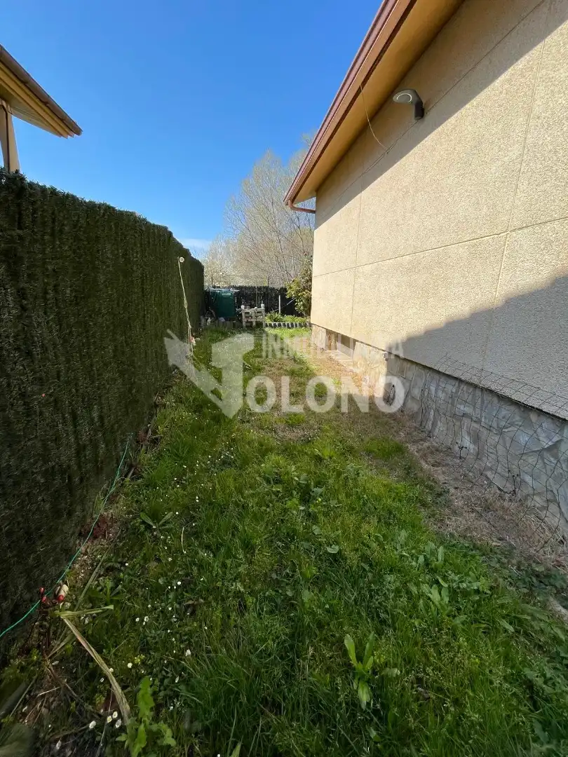 Casa o xalet en venda en Anguciana amb Aire condicionat, Calefacció i Jardí privat