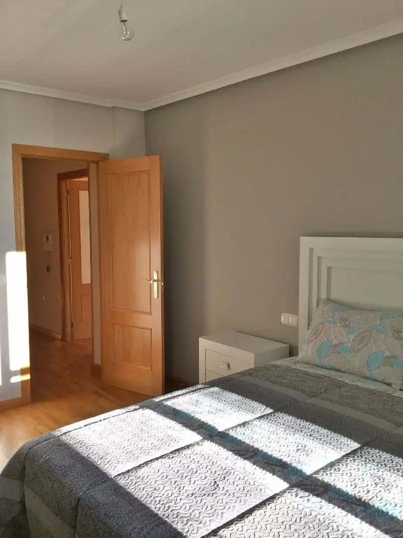 Habitación de Piso en venta en Benavente con Amueblado