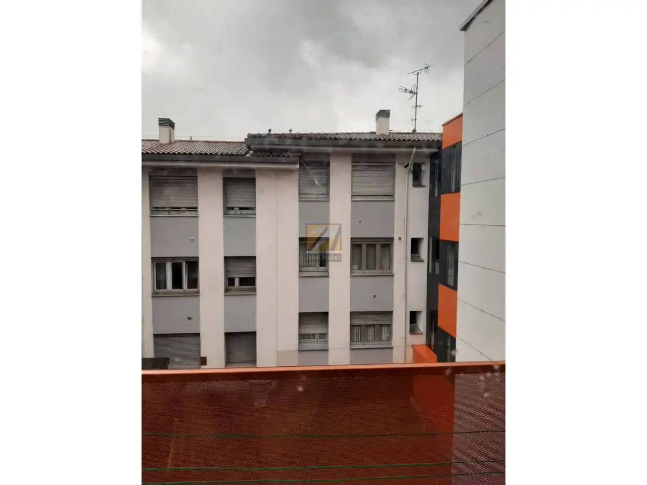 Vista exterior de Pis en venda en Gijón  amb Balcó