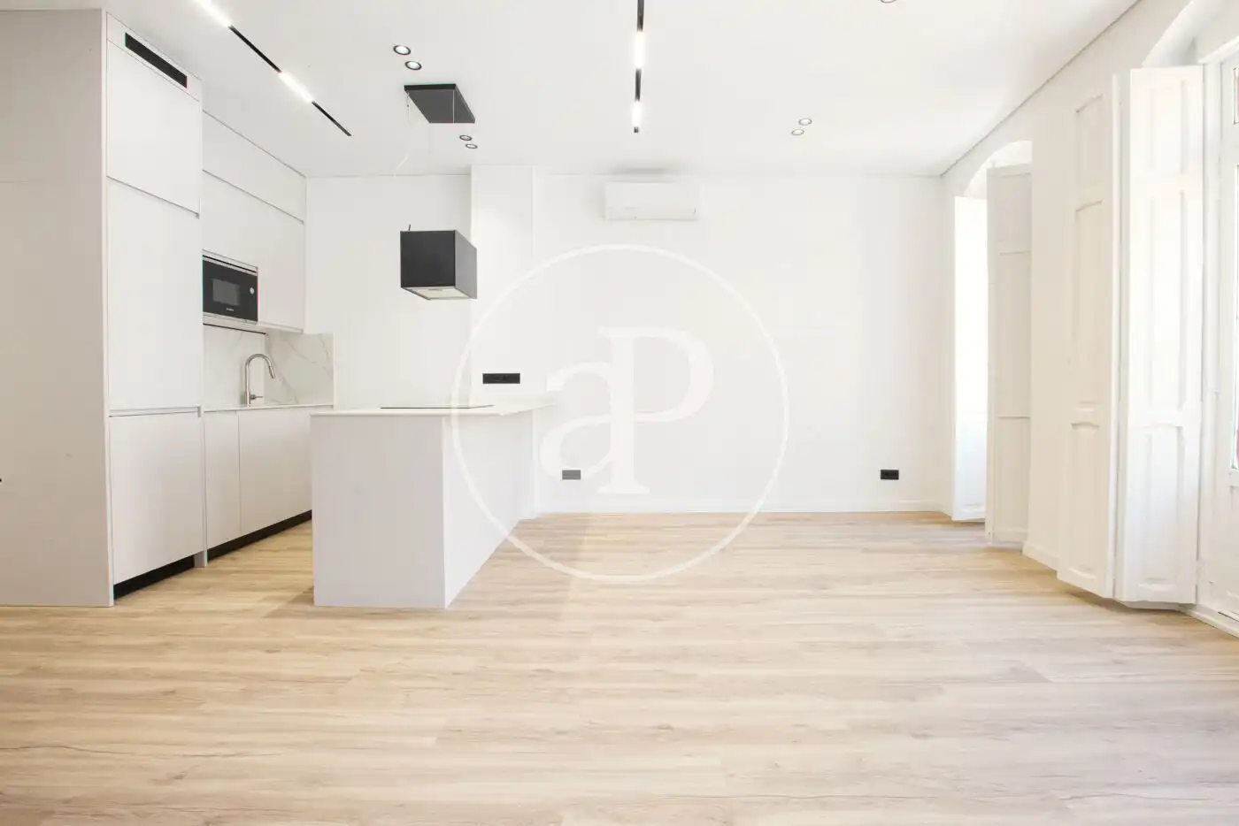 Cocina de Piso de alquiler en Valencia con Aire acondicionado y Balcón